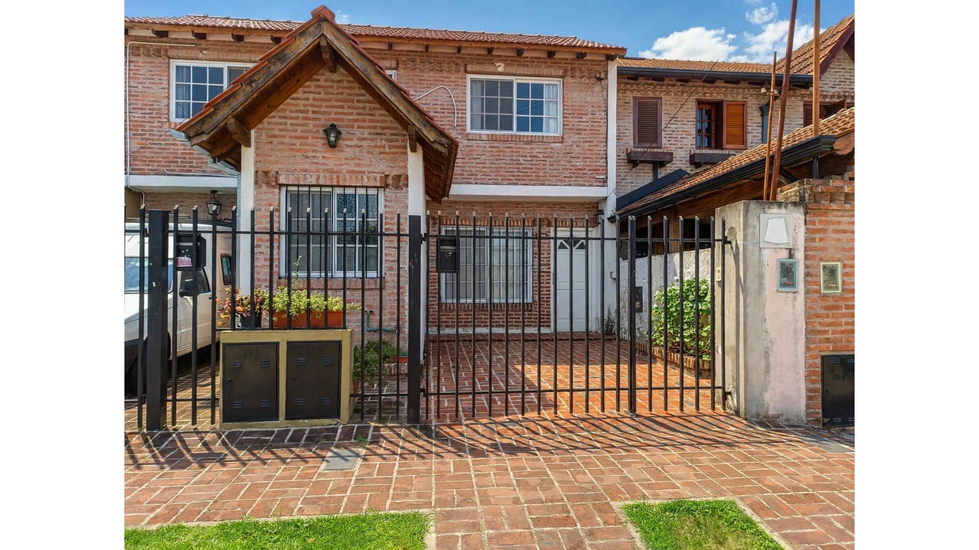 Alfredo Guido 3700 – USD142.000 – Tipo Casa PH – en Venta